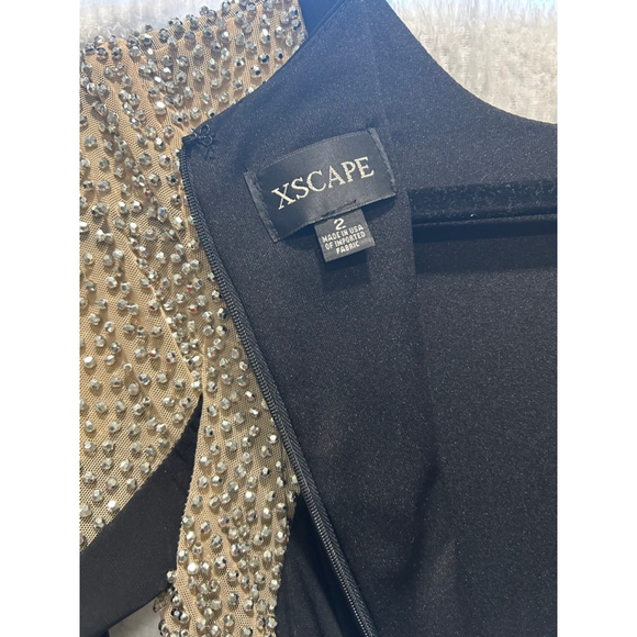 Xscape Women's Long Sleeve Beaded Contour Gown Size 2 - Picture 5 of 6